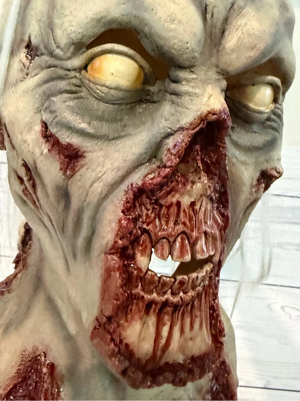 Horror Zombie Bust Decor Mask in Gray and Red - Brand